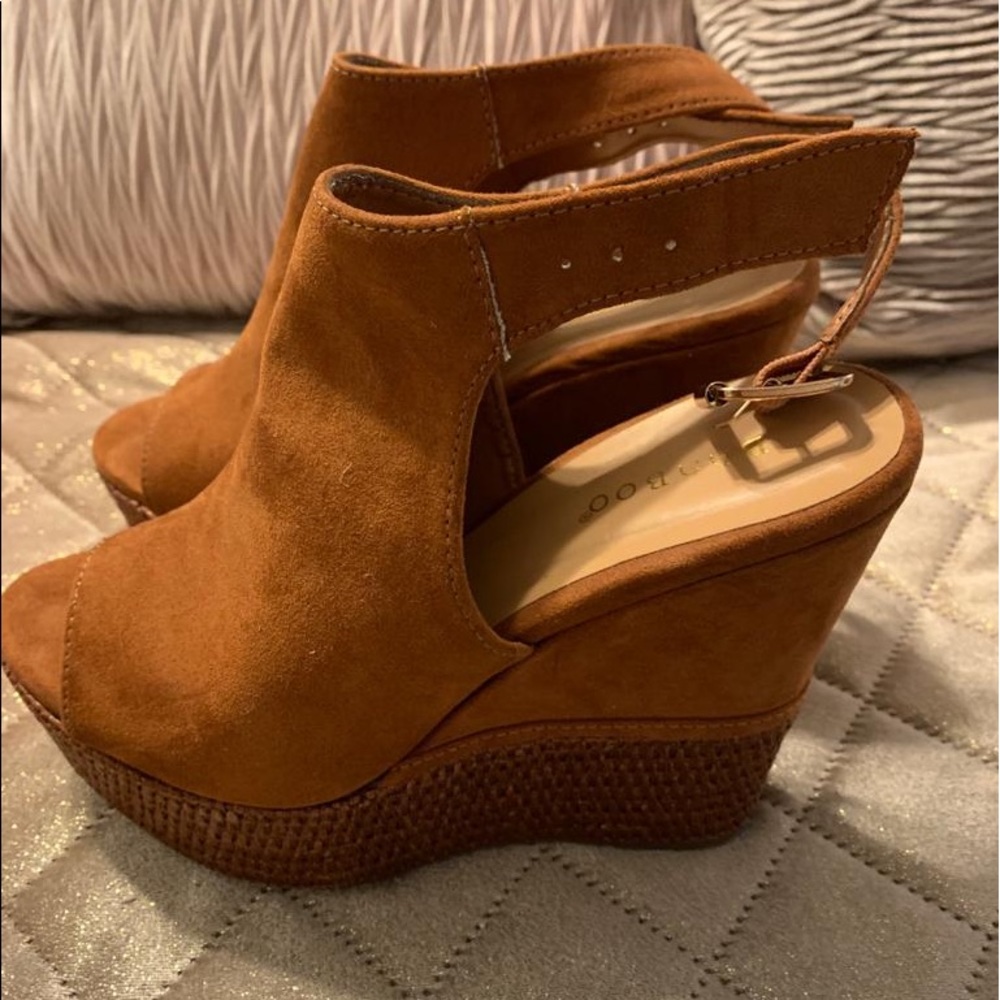 Brown Wedges